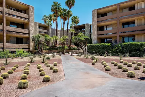1660 S La Reina Way, Palm Springs, CA 92264