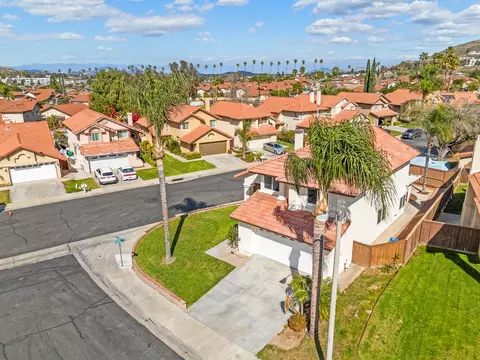 View/Area - 3523 April Shower Dr, Riverside, CA 92503 photo 2 of 5