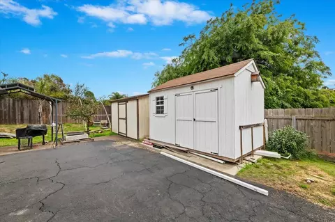 2466 Hummingbird Hill Ln, Fallbrook, CA 92028 photo 13