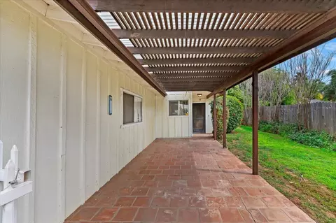 2466 Hummingbird Hill Ln, Fallbrook, CA 92028 photo 9