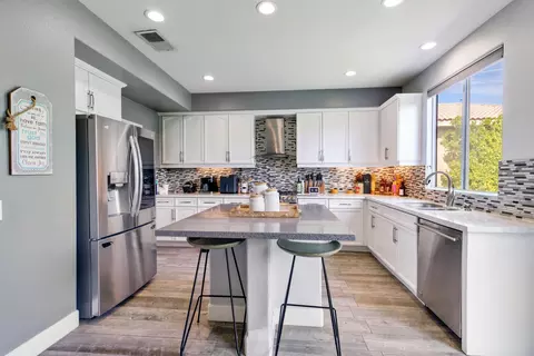 Kitchen - 46432 Calle Raphael, Indio, CA 92201 photo 2 of 5
