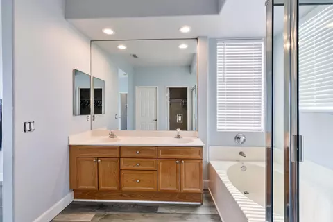 Bath - 46432 Calle Raphael, Indio, CA 92201 photo 4 of 4