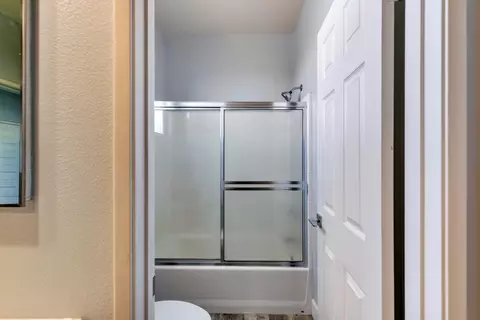 Bath - 46432 Calle Raphael, Indio, CA 92201 photo 2 of 4