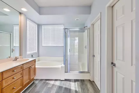 Bath - 46432 Calle Raphael, Indio, CA 92201 photo 3 of 4