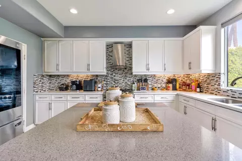 Kitchen - 46432 Calle Raphael, Indio, CA 92201 photo 4 of 5