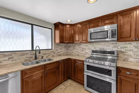 52785 Eisenhower Dr, La Quinta, CA 92253 photo 14