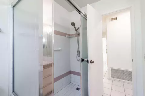 Bath - 73165 Haystack Rd, Palm Desert, CA 92260 photo 4 of 4