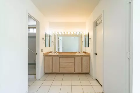 Bath - 73165 Haystack Rd, Palm Desert, CA 92260 photo 1 of 4