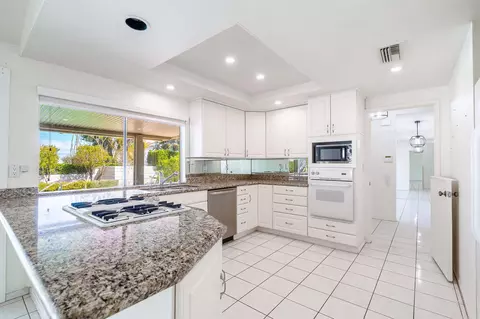 Kitchen - 73165 Haystack Rd, Palm Desert, CA 92260 photo 3 of 5