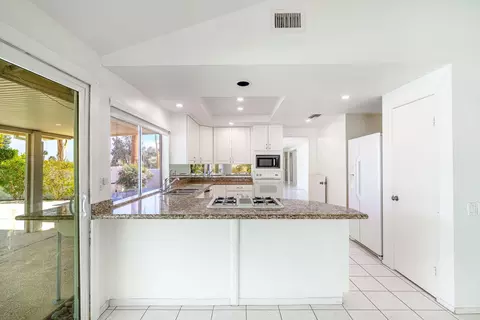 Kitchen - 73165 Haystack Rd, Palm Desert, CA 92260 photo 4 of 5