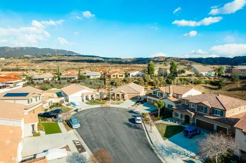View/Area - 37 Laurel Ct, Calimesa, CA 92320 photo 2 of 6