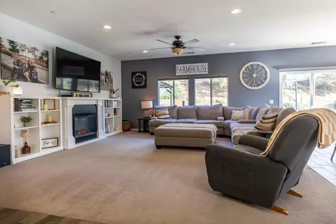 Living - 37 Laurel Ct, Calimesa, CA 92320 photo 1 of 1