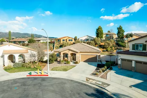 View/Area - 37 Laurel Ct, Calimesa, CA 92320 photo 1 of 6