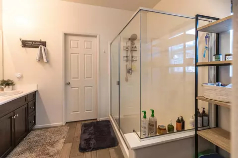 Bath - 37 Laurel Ct, Calimesa, CA 92320 photo 1 of 2
