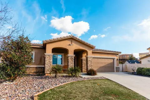 37 Laurel Ct, Calimesa, CA 92320