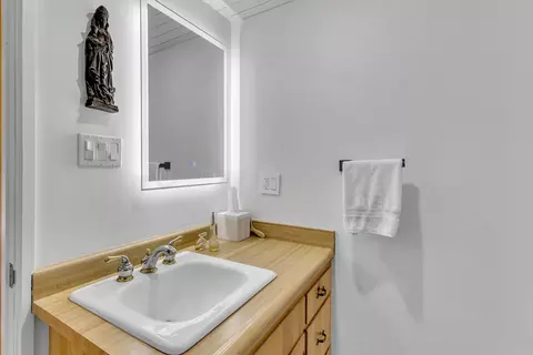 Bath - 52831 Laurel Trl, Idyllwild, CA 92549 photo 2 of 3