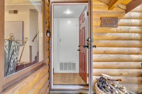 Entry Way - 52831 Laurel Trl, Idyllwild, CA 92549 photo 2 of 7