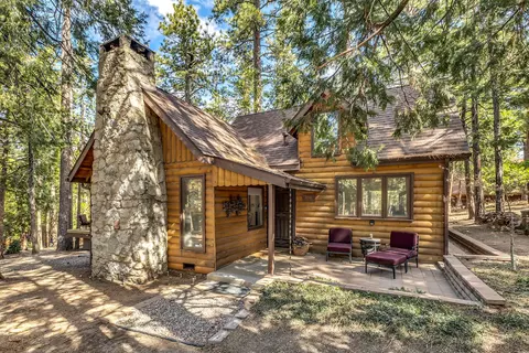 52831 Laurel Trl, Idyllwild, CA 92549