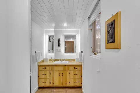 Bath - 52831 Laurel Trl, Idyllwild, CA 92549 photo 1 of 3