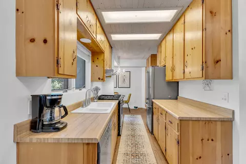 Kitchen - 52831 Laurel Trl, Idyllwild, CA 92549 photo 1 of 5