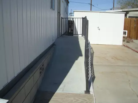 33161 Laredo Cir, Thousand Palms, CA 92276 photo 8