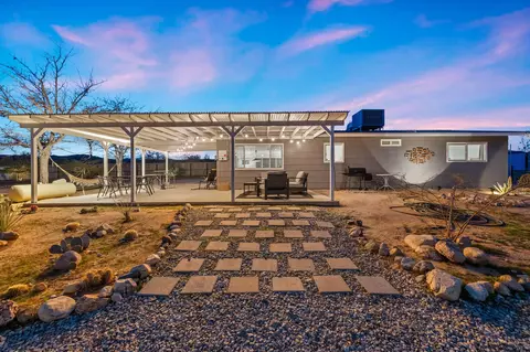 811 Cherokee Trl, Yucca Valley, CA 92284