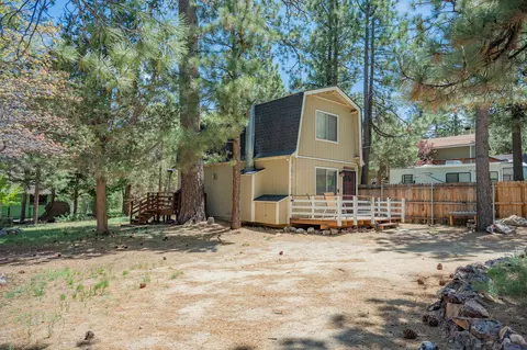 395 Los Angeles Ave, Sugarloaf, CA 92386 photo 1