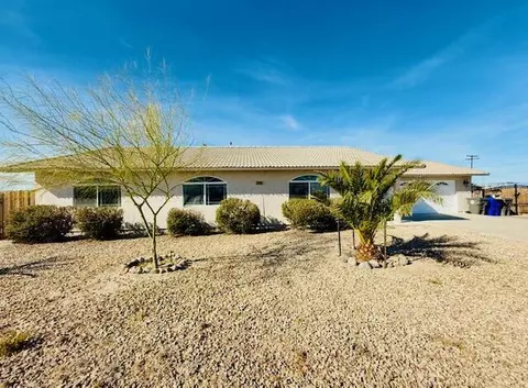 2565 Sea Raider Ave, Thermal, CA 92274