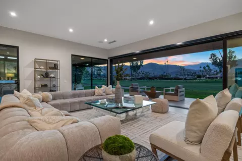 15 Lafayette Dr, Rancho Mirage, CA 92270