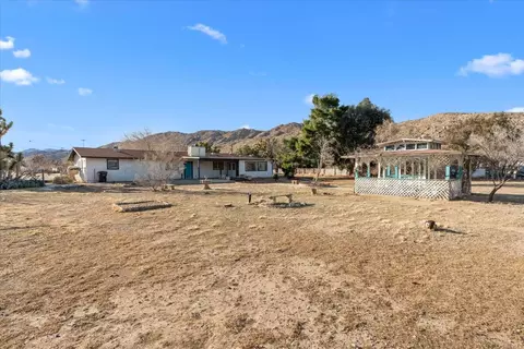 Exterior - 6929 Grand Ave, Yucca Valley, CA 92284 photo 4 of 8