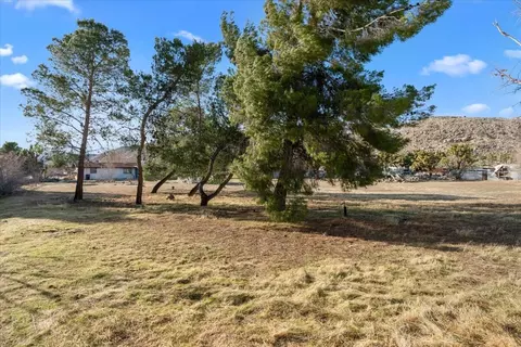 Exterior - 6929 Grand Ave, Yucca Valley, CA 92284 photo 3 of 8