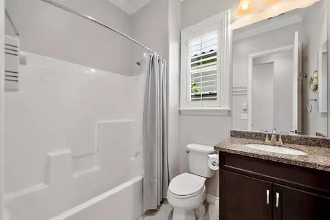 Bath - 43357 Valmara Ct, Indio, CA 92203 photo 3 of 3