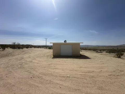 1524 Olsen Rd, Joshua Tree, CA 92252