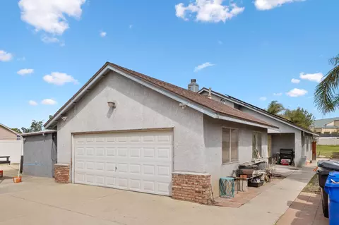 7450 Cypress Ave, Fontana, CA 92336