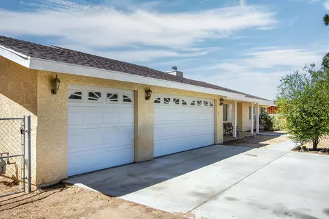 58289 Carlyle Dr, Yucca Valley, CA 92284 photo 5