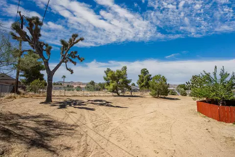 58289 Carlyle Dr, Yucca Valley, CA 92284 photo 27