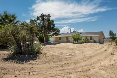 58289 Carlyle Dr, Yucca Valley, CA 92284 photo 3