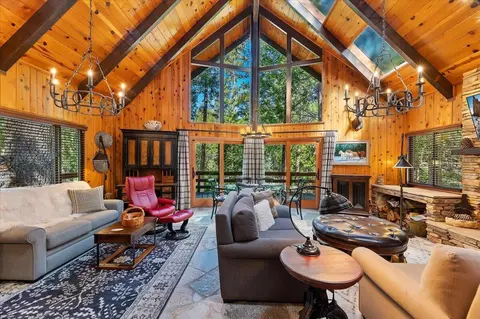 55260 Daryll Rd, Idyllwild, CA 92549