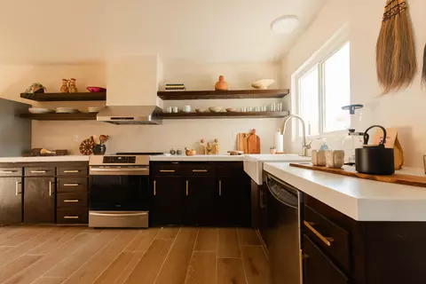 Kitchen - 61877 Crest Circle Dr, Joshua Tree, CA 92252 photo 2 of 2