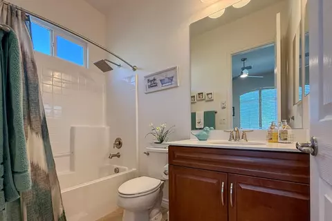 Bath - 85606 Molvena Dr, Indio, CA 92203 photo 4 of 5