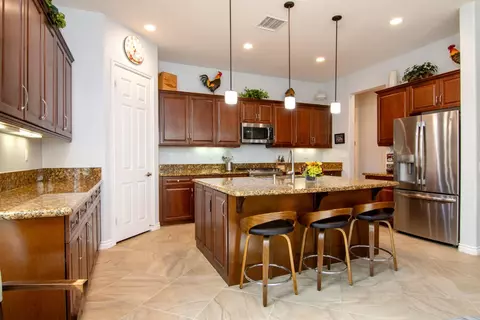Kitchen - 85606 Molvena Dr, Indio, CA 92203 photo 3 of 4