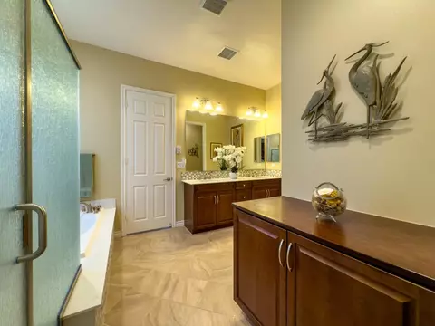 Bath - 85606 Molvena Dr, Indio, CA 92203 photo 3 of 5
