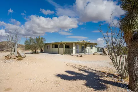 425 Deer Trl, Yucca Valley, CA 92284