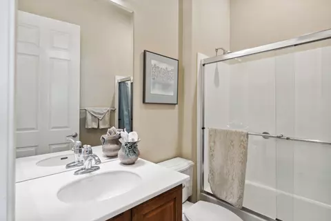 Bath - 41427 Calle Servando, Indio, CA 92203 photo 2 of 2