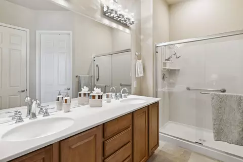 Bath - 41427 Calle Servando, Indio, CA 92203 photo 1 of 2
