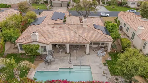 64 Laken Ln, Palm Desert, CA 92211