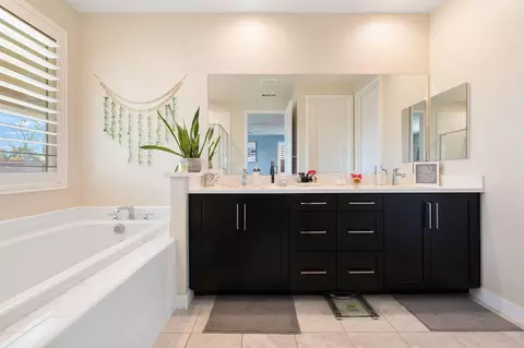 Bath - 40632 Firenze Ct, Indio, CA 92203 photo 1 of 6