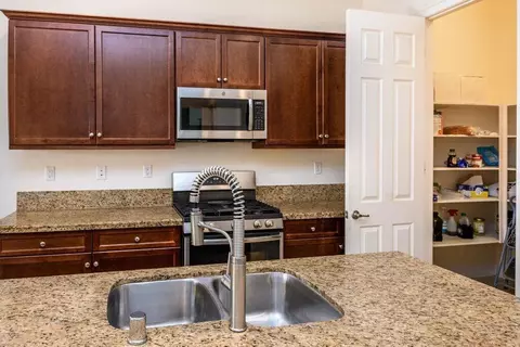 Kitchen - 43693 Treviso Dr, Indio, CA 92203 photo 3 of 3