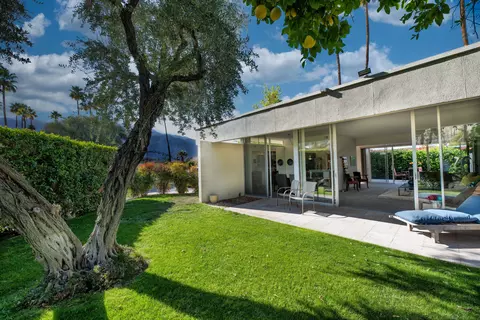 189 Desert Lakes Dr, Palm Springs, CA 92264