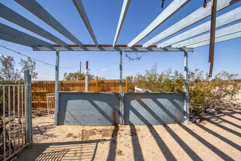 Exterior - 66673 Daisy Ln, Joshua Tree, CA 92252 photo 16 of 23